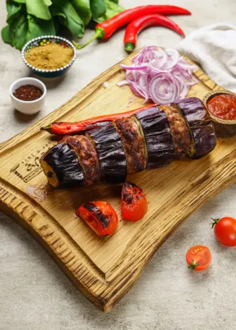 Люля-кебаб из куриного филе с баклажаном